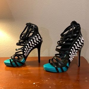 Sexy high-heeled ultra strappy T-shaped imports from China.